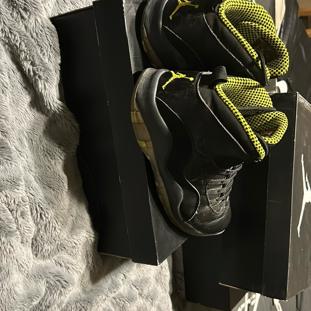 Men’s Jordan retro basketball shoes
